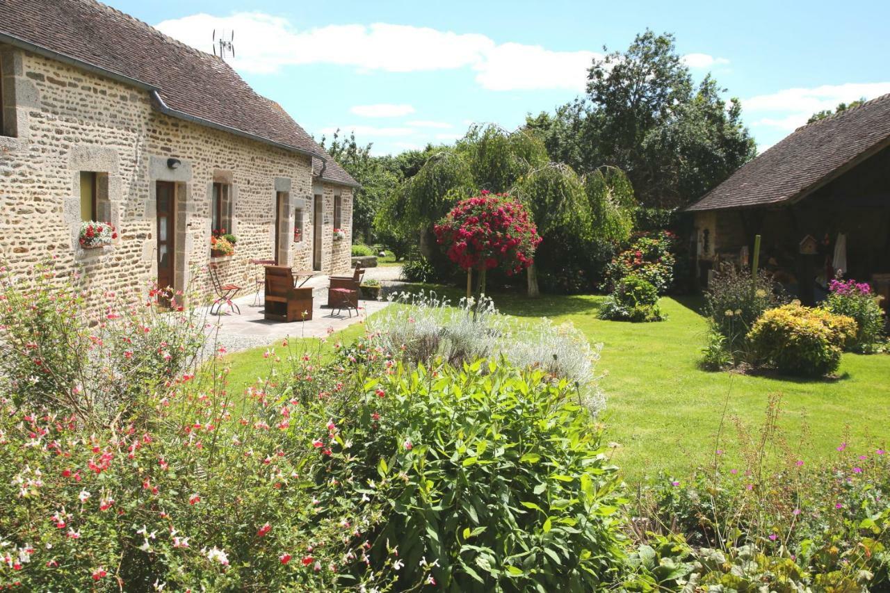 Chambre D'Hote Courtoux Saint-Denis-sur-Sarthon Εξωτερικό φωτογραφία